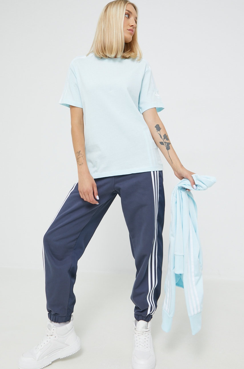 

Хлопковая футболка adidas Originals