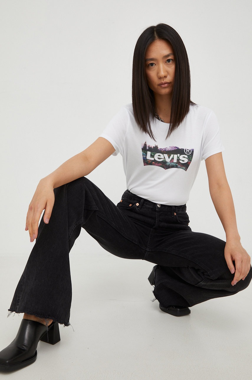 

Памучна тениска Levi's в бяло, Бял