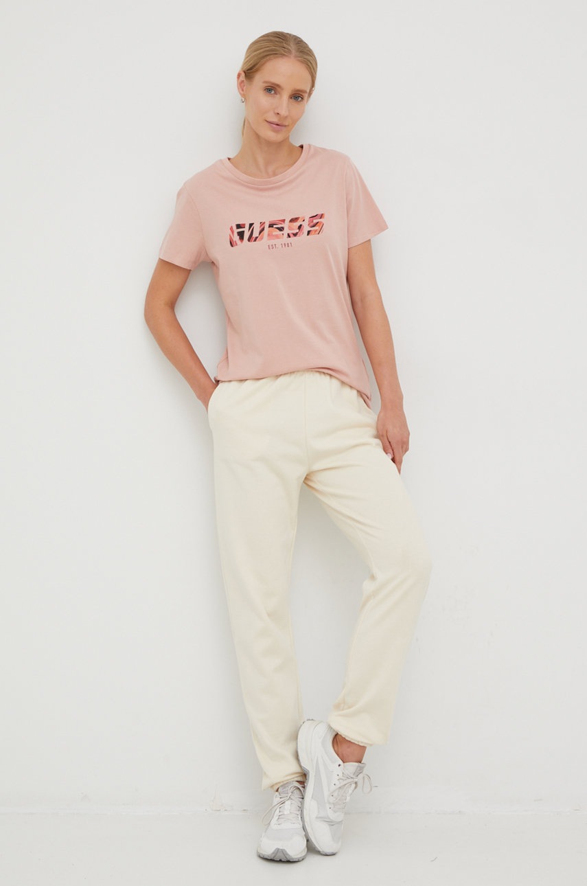 

Хлопковая футболка Guess цвет розовый