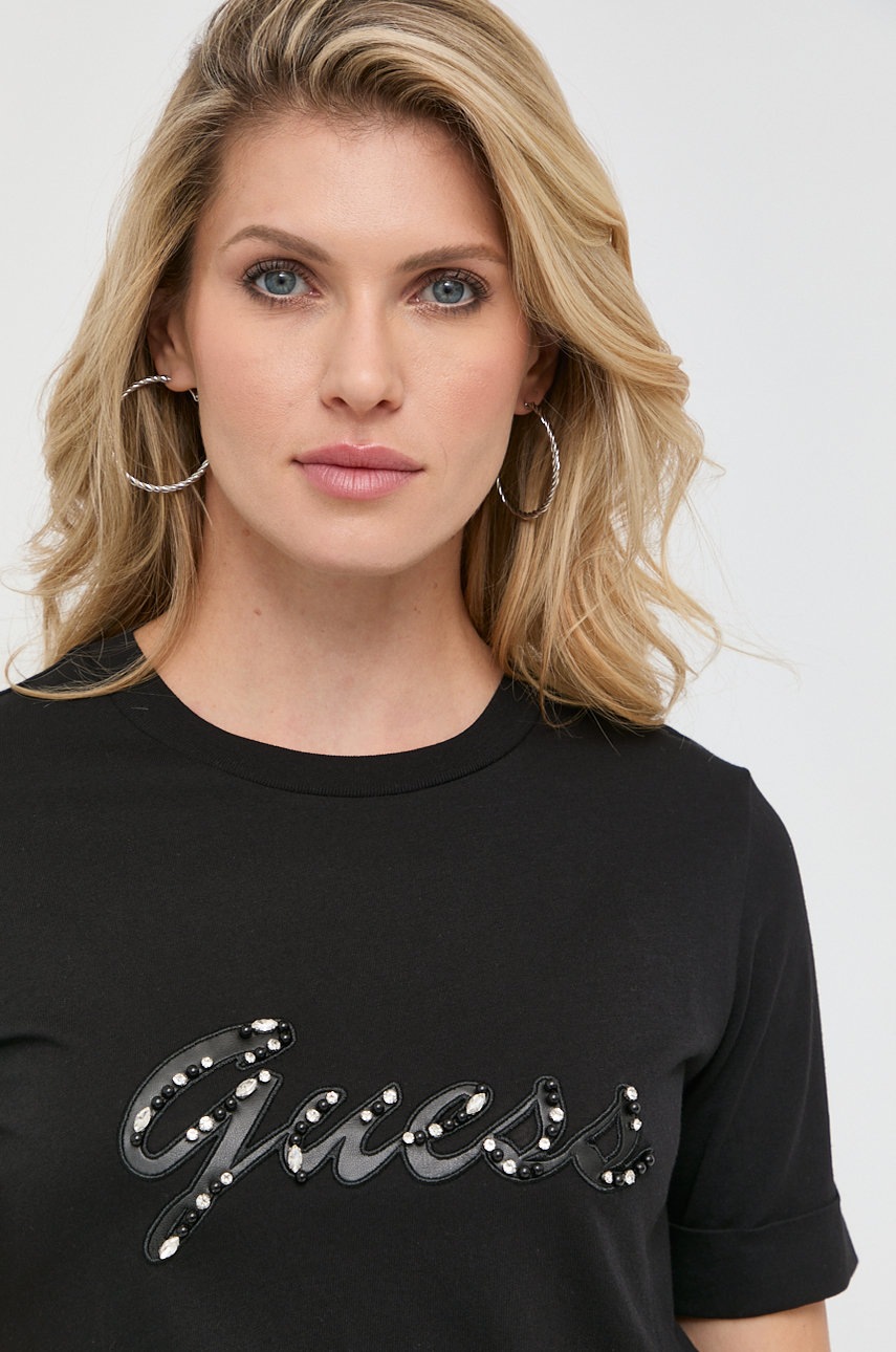 

Тениска Guess в черно, Черен