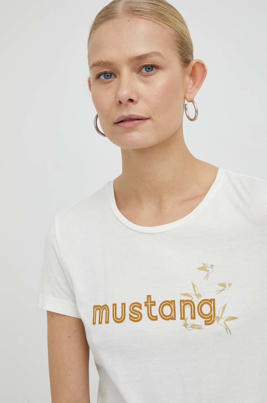 

Памучна тениска Mustang в бяло, Бял
