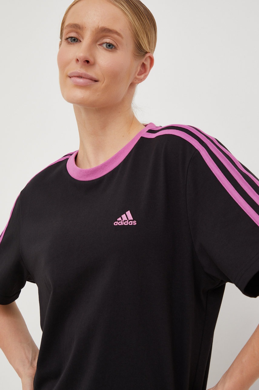 

Памучна тениска adidas в черно, Черен