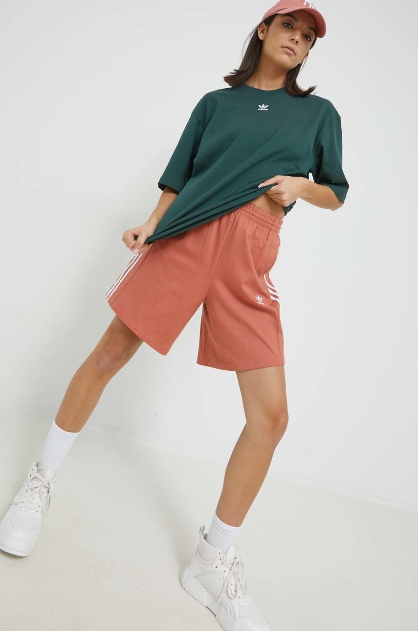 

Хлопковая футболка adidas Originals цвет зелёный