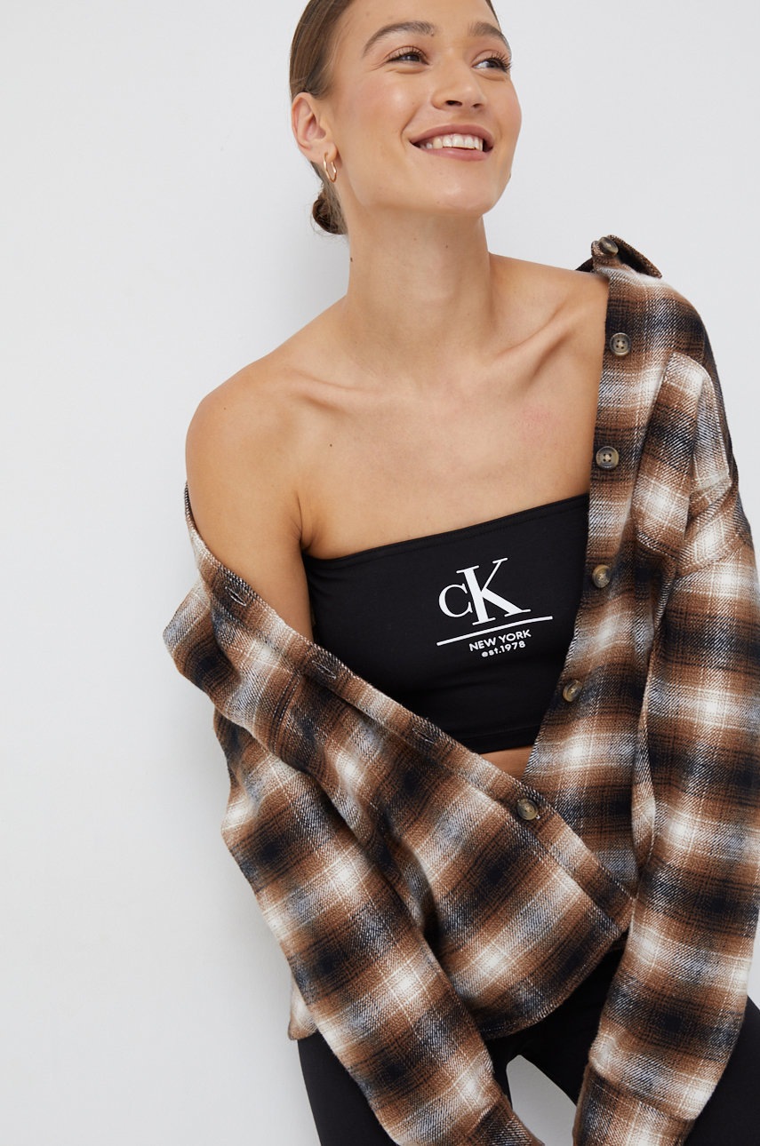 

Топ Calvin Klein Jeans дамски в черно с голи рамене, Черен
