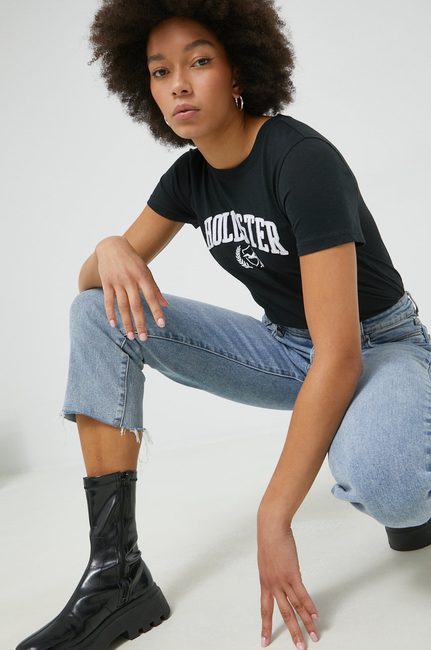 

Тениска Hollister Co. в черно, Черен