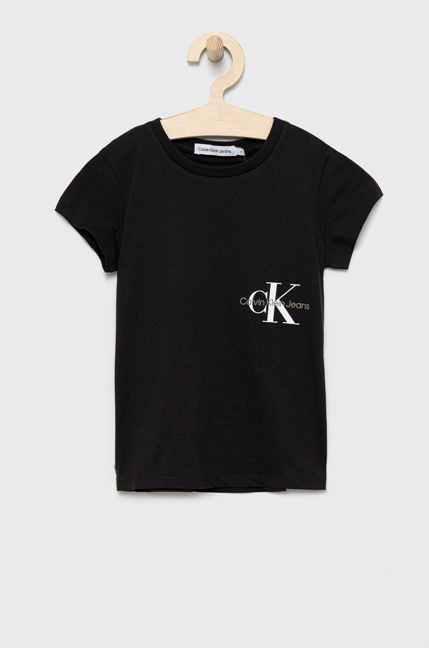 

Детска памучна тениска Calvin Klein Jeans в черно, Черен