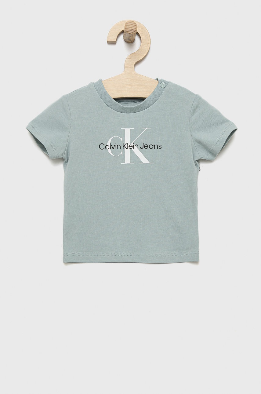 

Детска тениска Calvin Klein Jeans в тюркоазено с принт, Тюркоазен