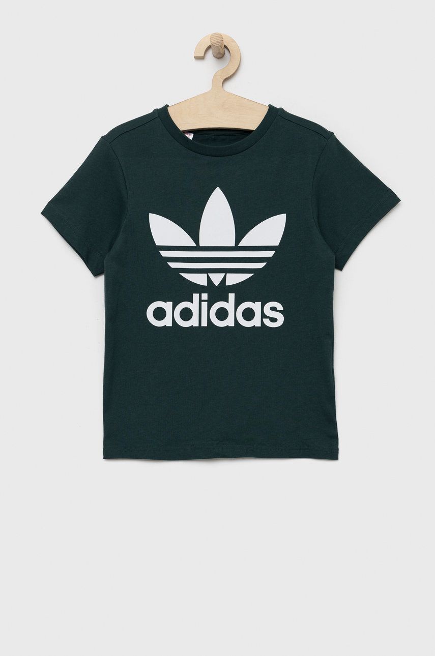 Levně Dětské bavlněné tričko adidas Originals zelená barva, s potiskem