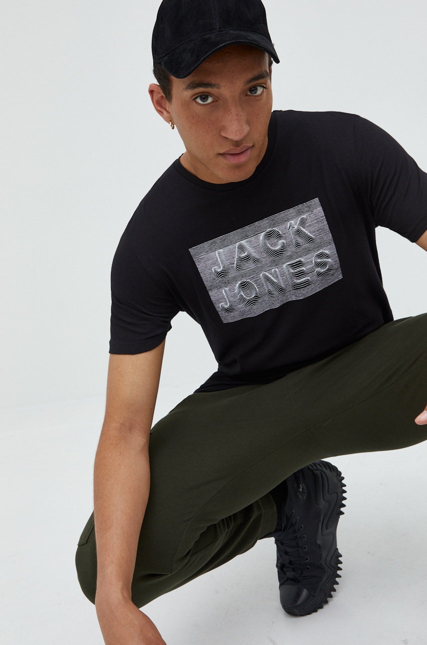 

Памучна тениска Jack & Jones в черно с принт, Черен