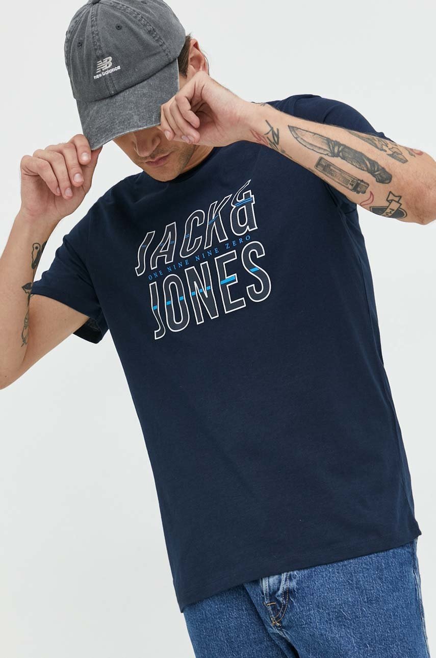 

Памучна Тениска Jack & Jones в тъмносиньо с принт, Тъмносин