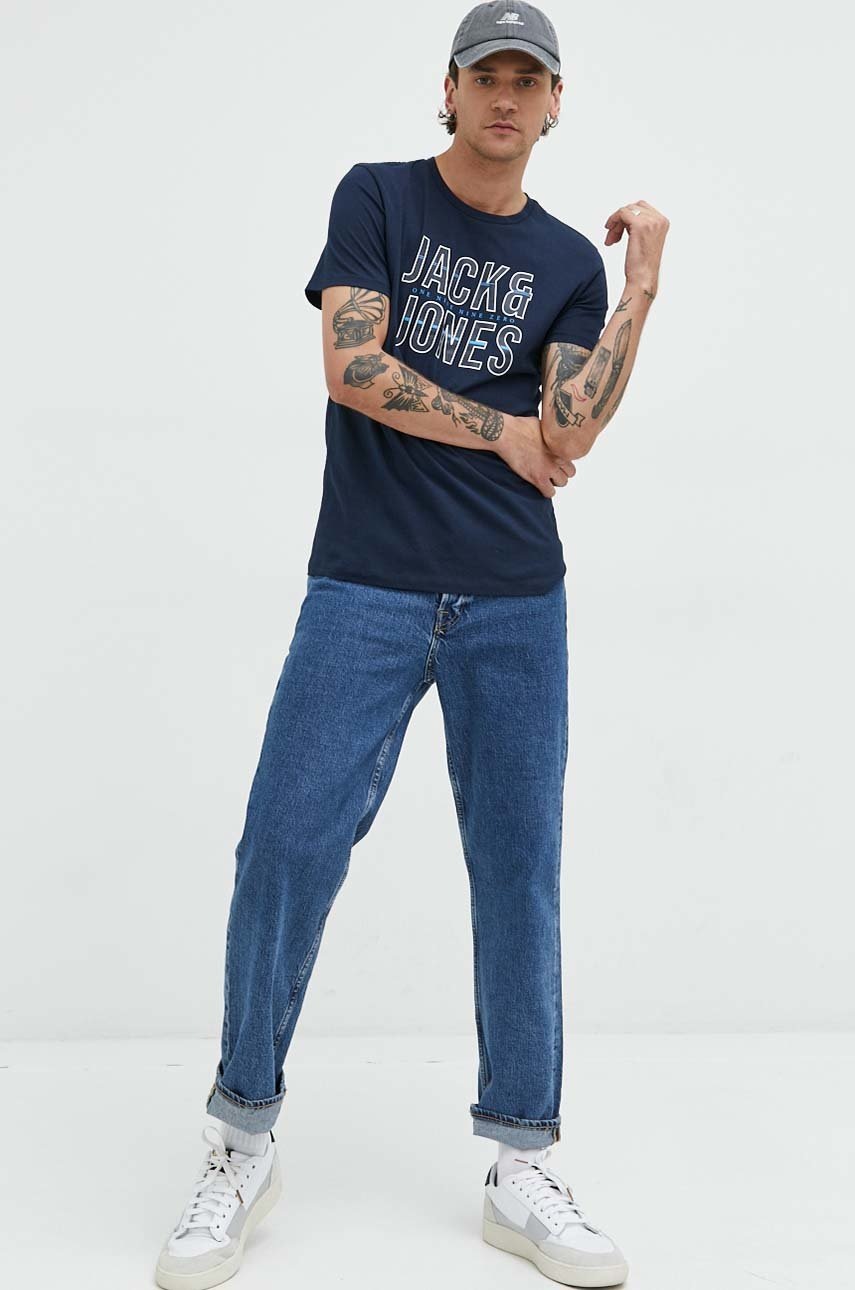 

бавовняна футболка Jack & Jones колір синій з принтом