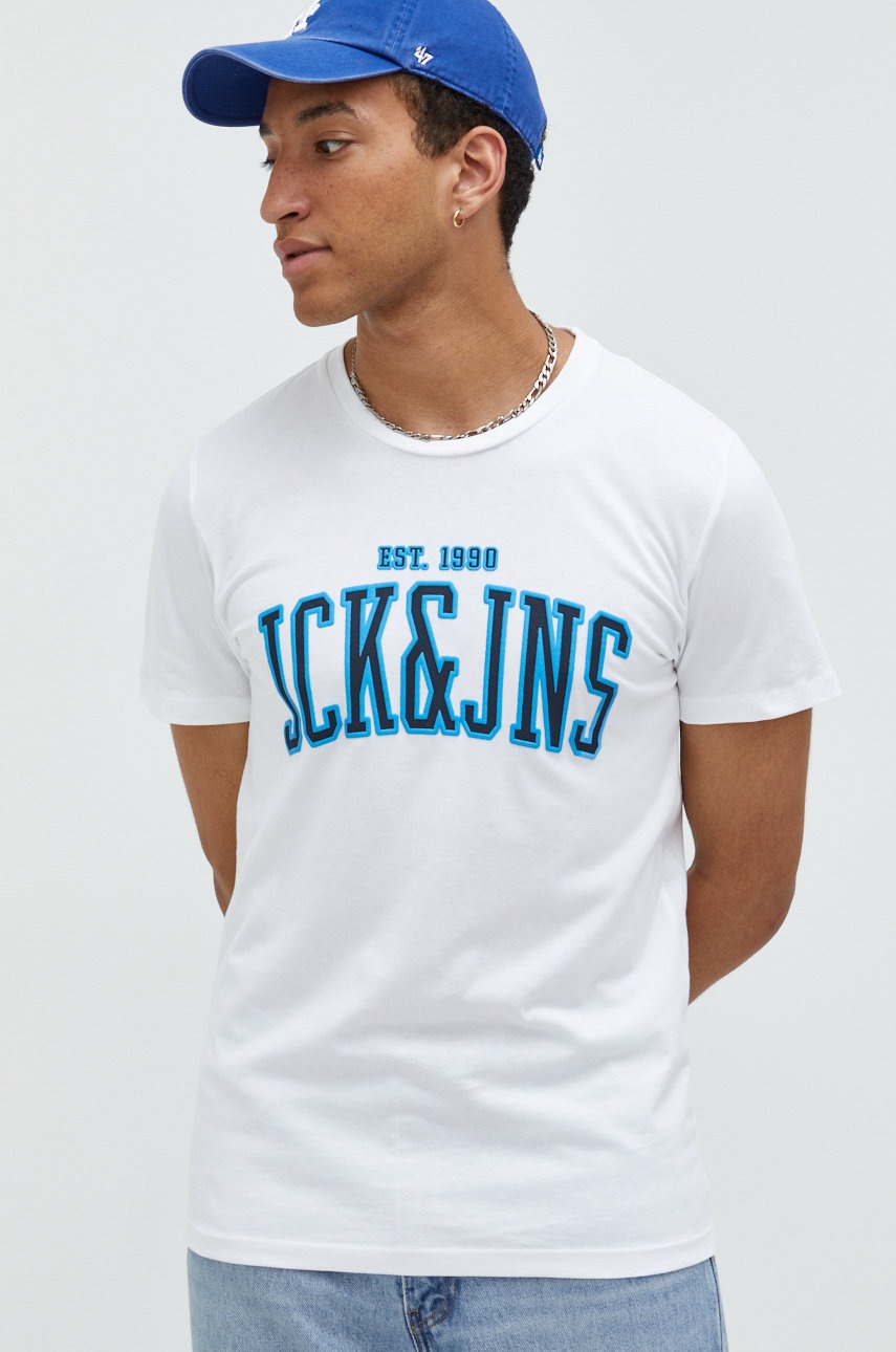 

Памучна тениска Jack & Jones в бяло с принт, Бял