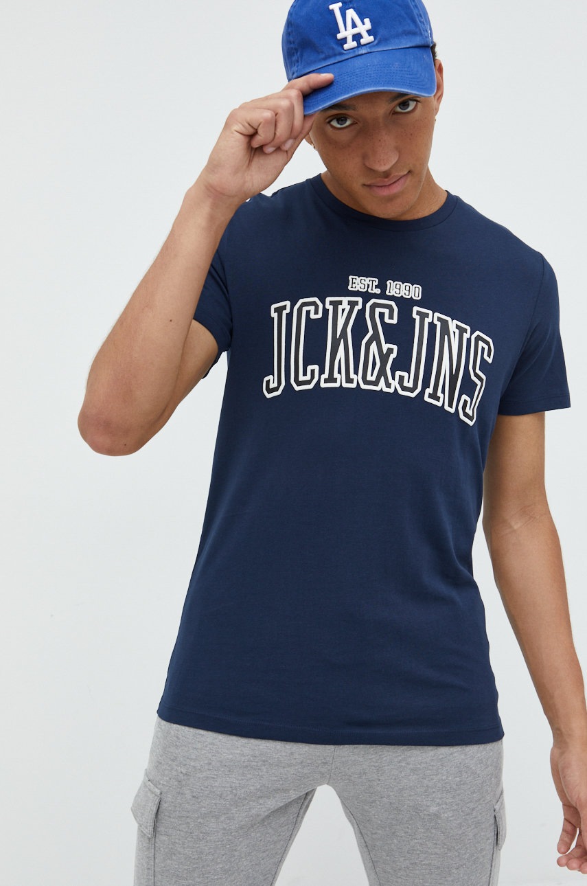 

Памучна тениска Jack & Jones в тъмносиньо с принт, Тъмносин