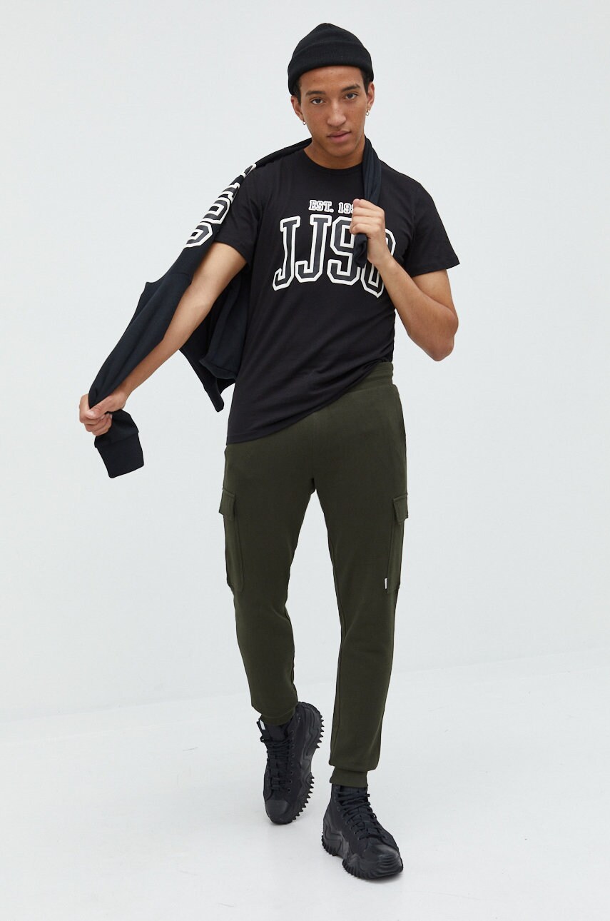 

Хлопковая футболка Jack & Jones цвет чёрный с принтом
