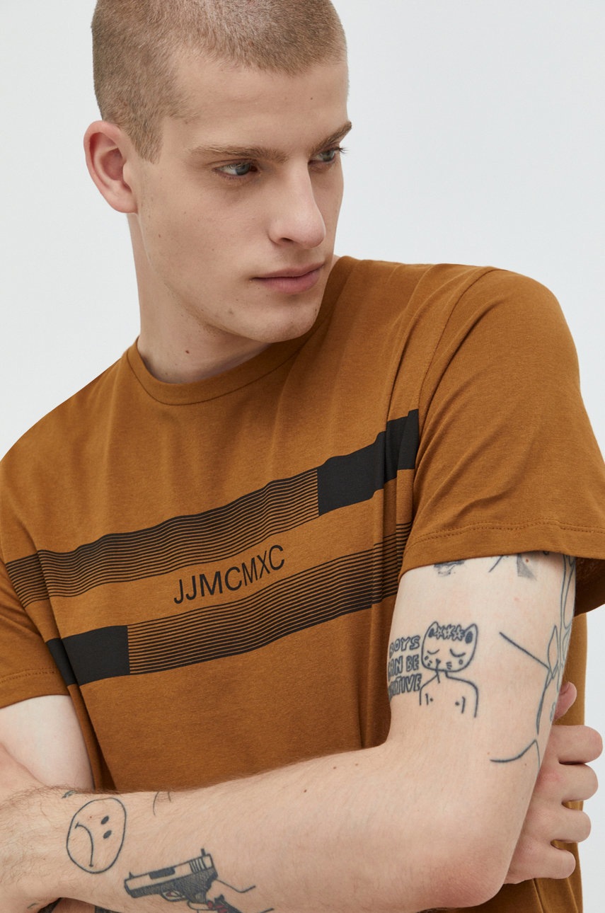 

Памучна тениска Jack & Jones в кафяво с принт, Кафяв