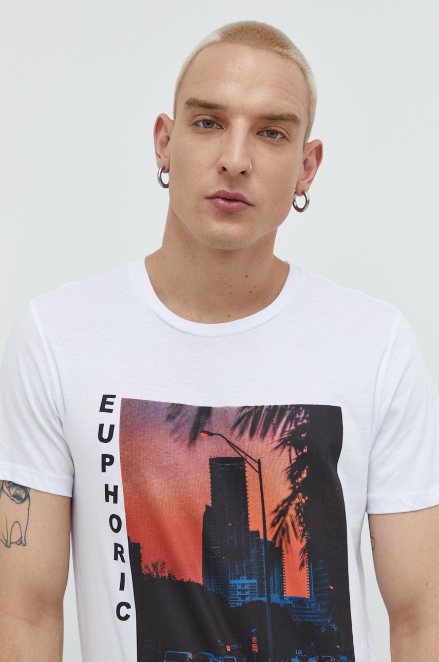 

Памучна тениска Jack & Jones в бяло с принт, Бял