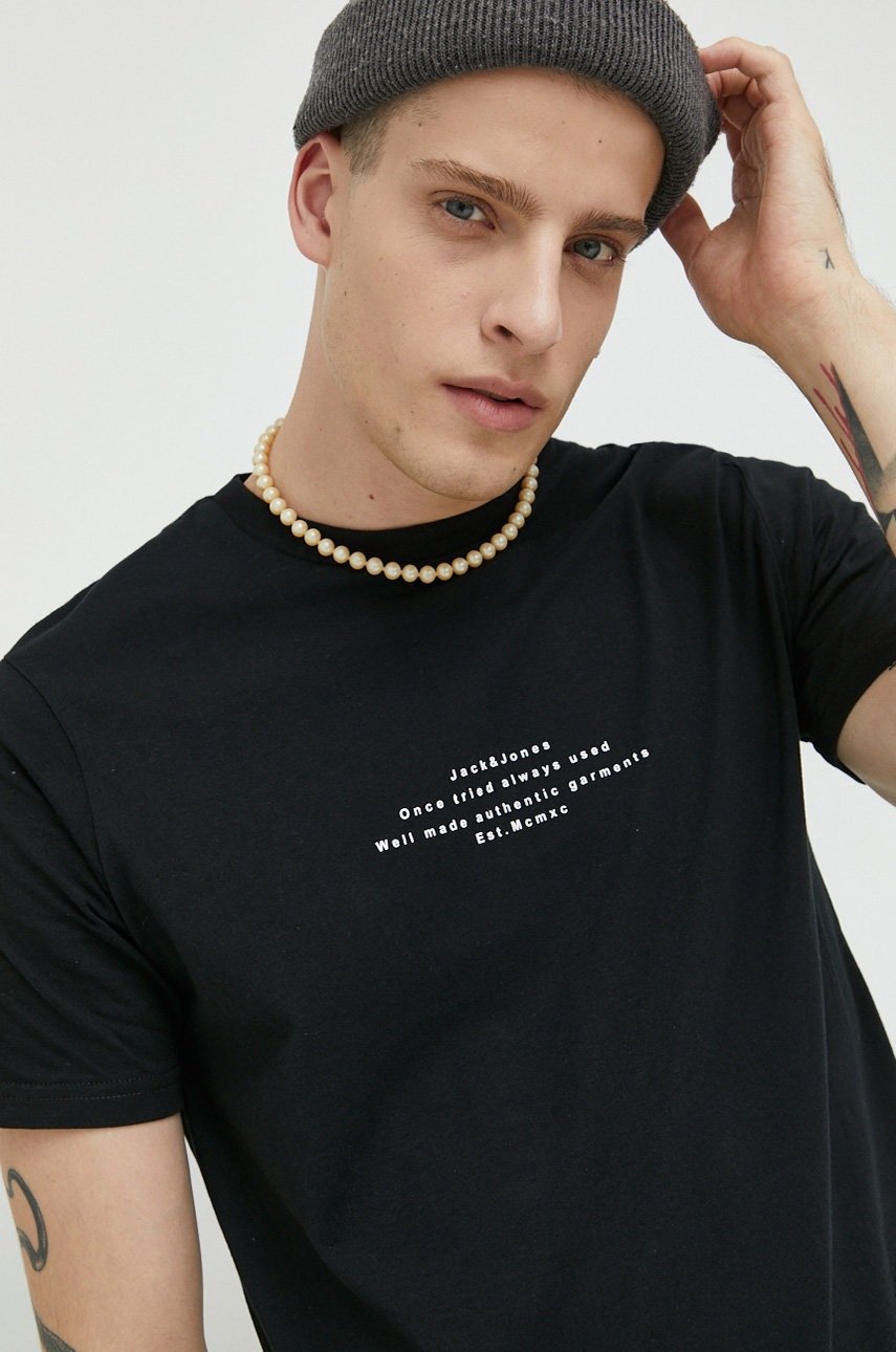 

Памучна тениска Jack & Jones в черно с принт, Черен