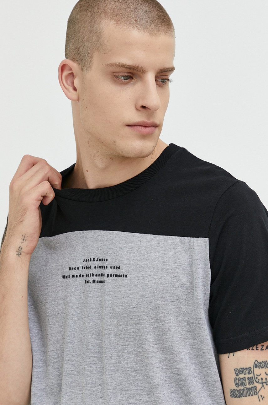 

Памучна тениска Jack & Jones в черно с принт, Черен