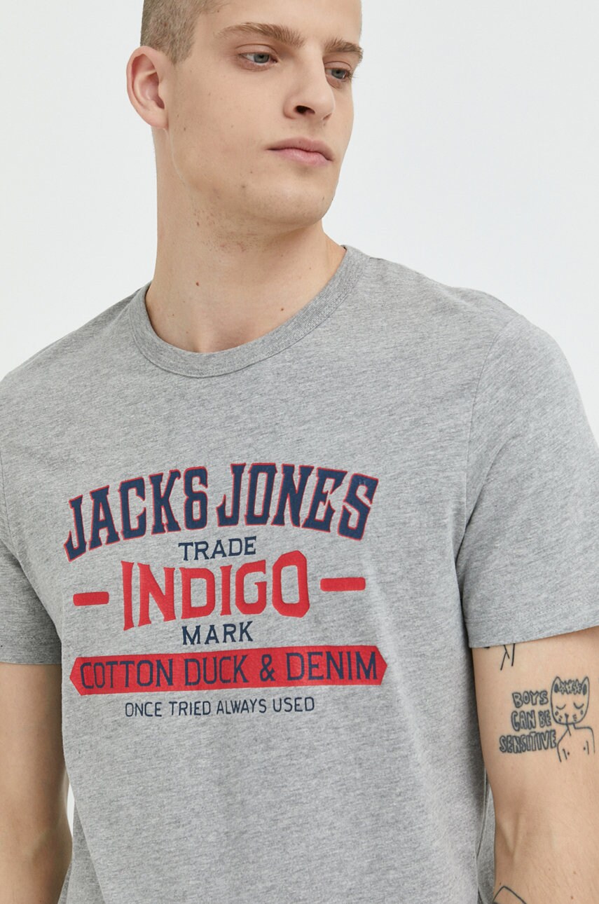 

Футболка Jack & Jones чоловічий колір сірий з принтом