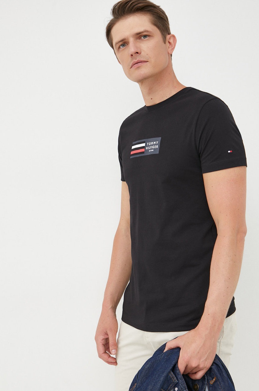 

Памучна тениска Tommy Hilfiger в черно с принт, Черен