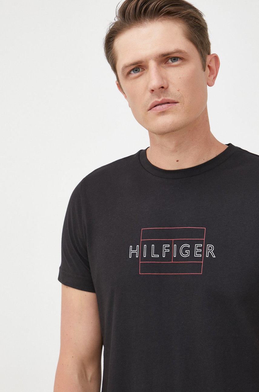 

Памучна тениска Tommy Hilfiger в черно с принт, Черен