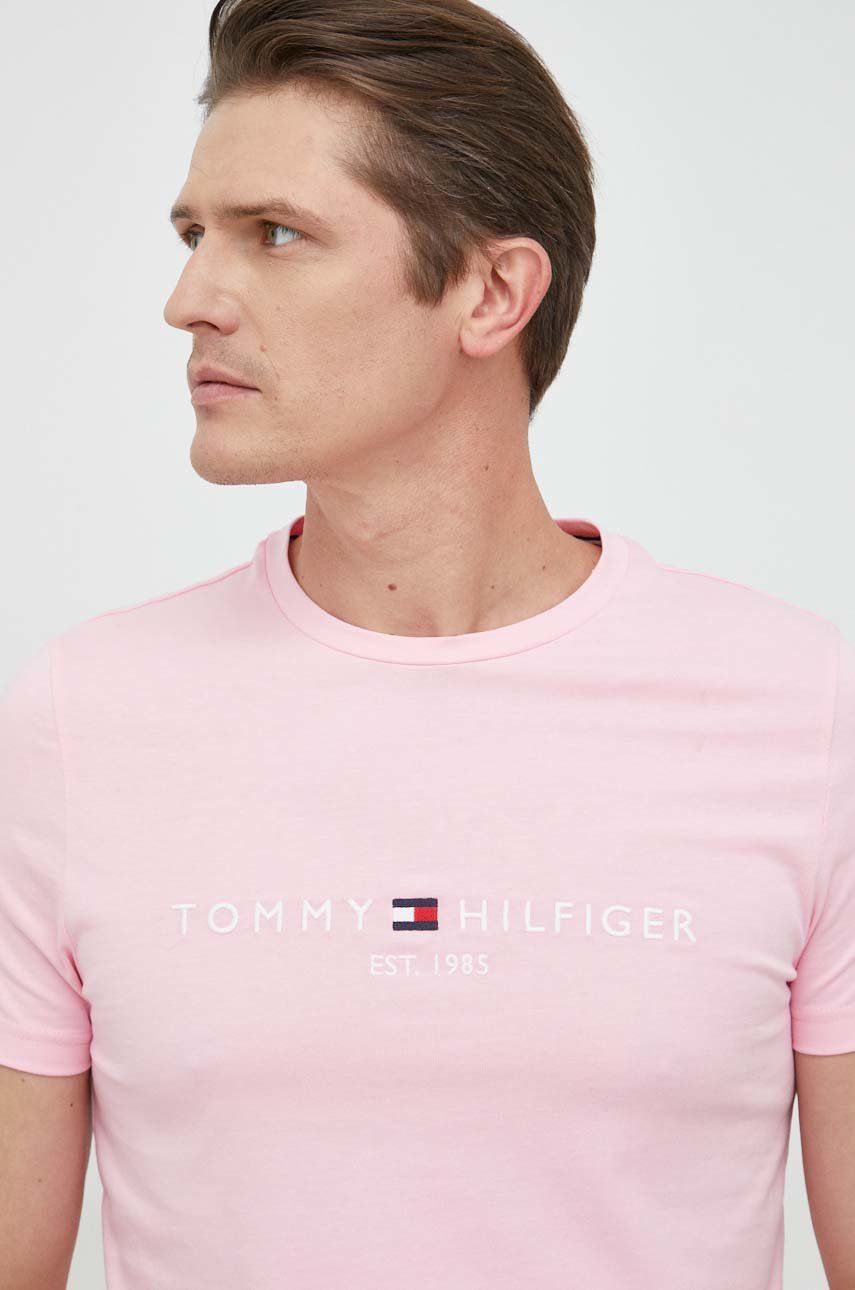 Tommy Hilfiger t-shirt bawełniany kolor fioletowy z aplikacją
