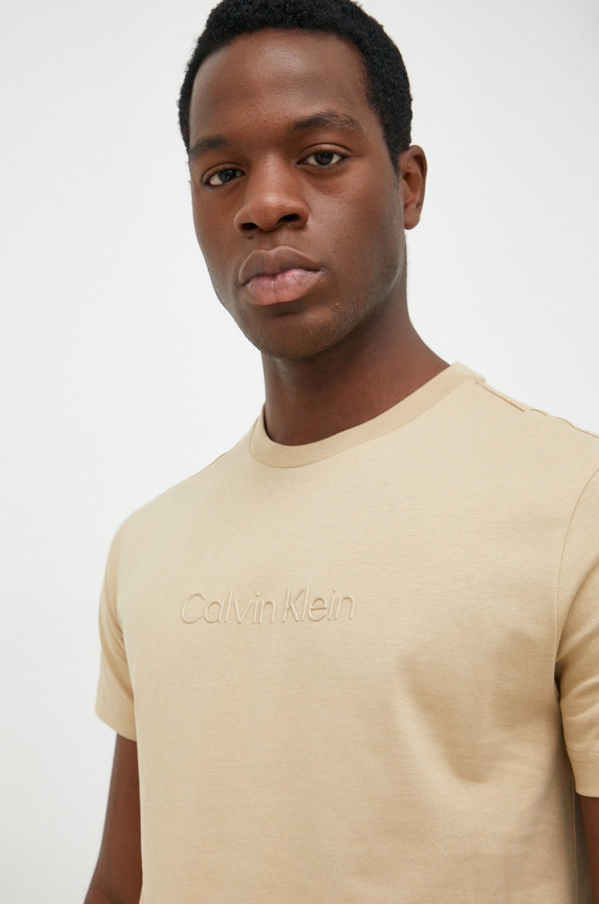 

Памучна тениска Calvin Klein в бежово с апликация, Бежов