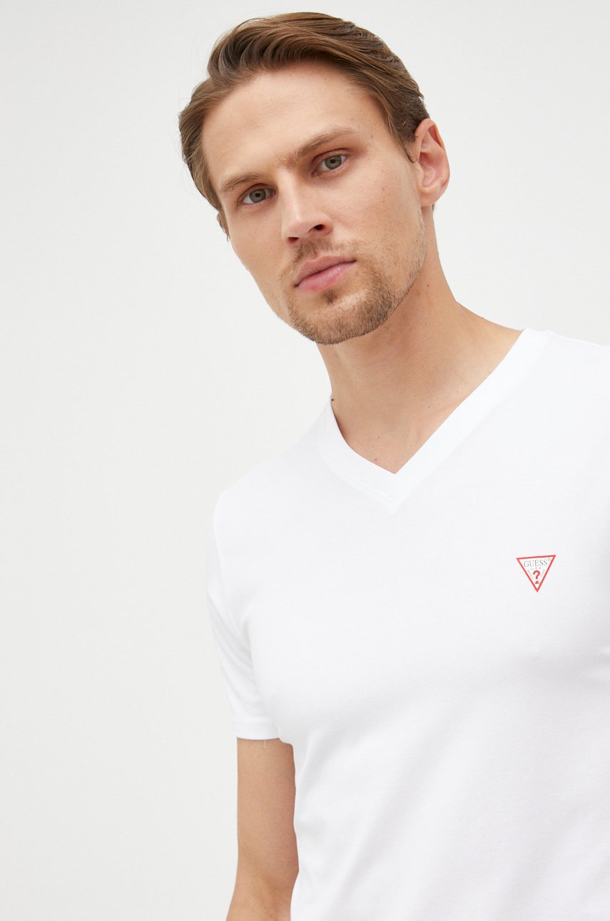 

Тениска Guess в бяло с изчистен дизайн, Бял