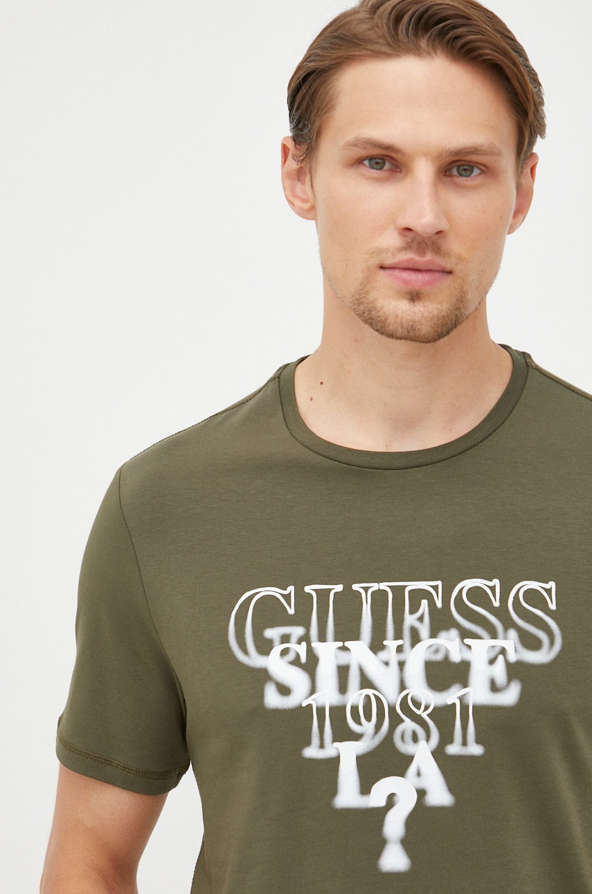 

Тениска Guess в зелено с принт, Зелен