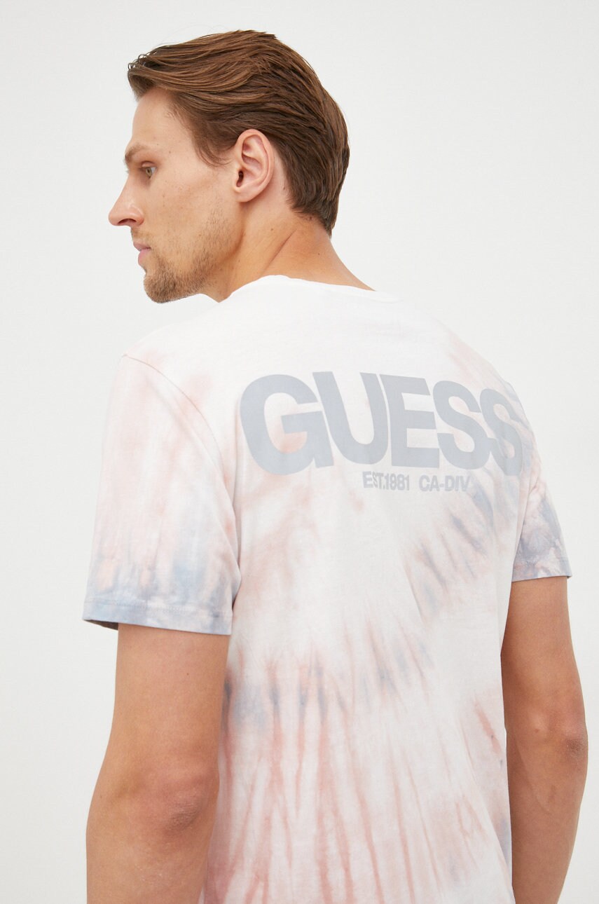 

Памучна тениска Guess в розово с десен, Розов