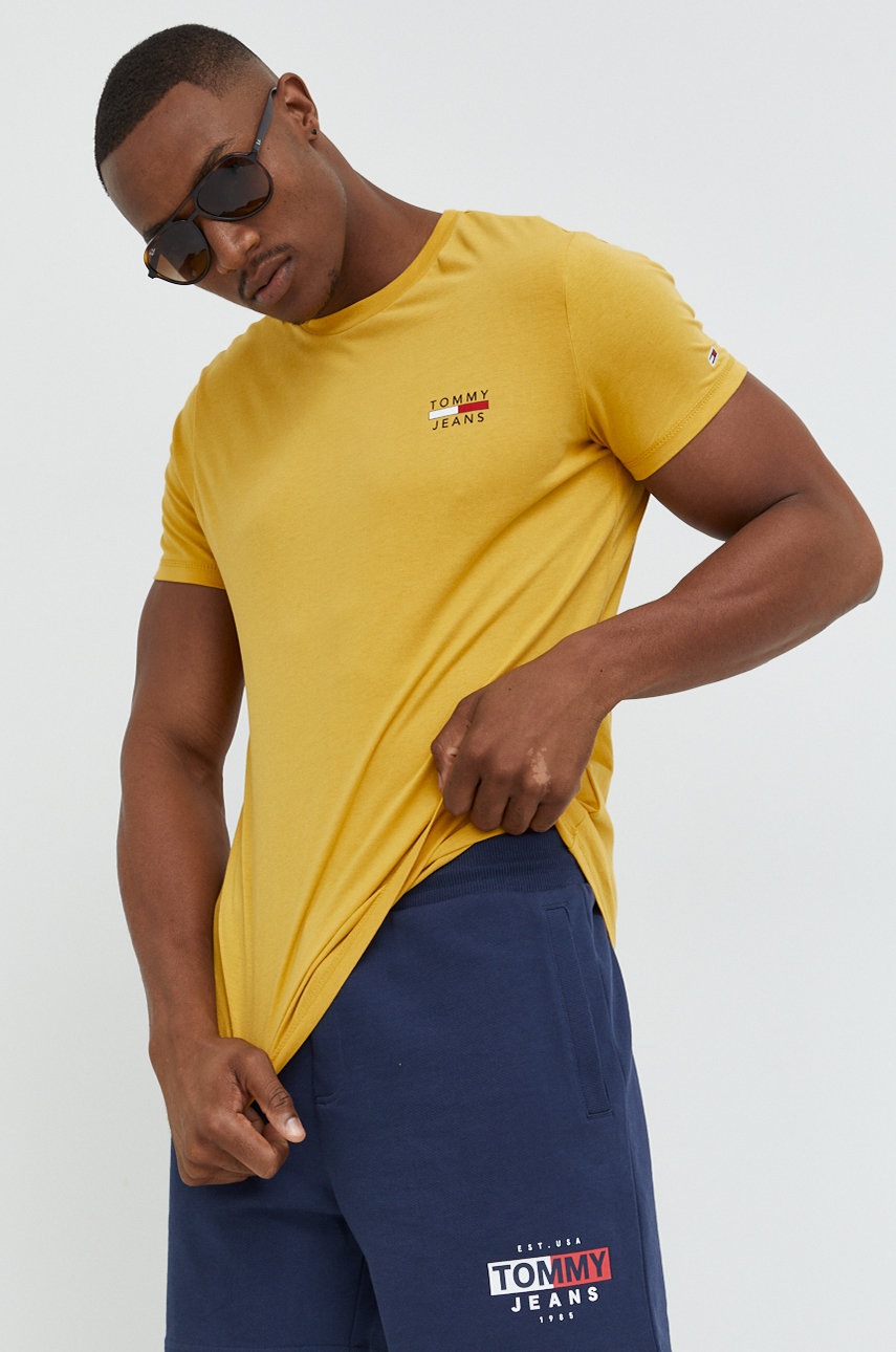 

Памучна тениска Tommy Jeans в жълто с принт, Жълт