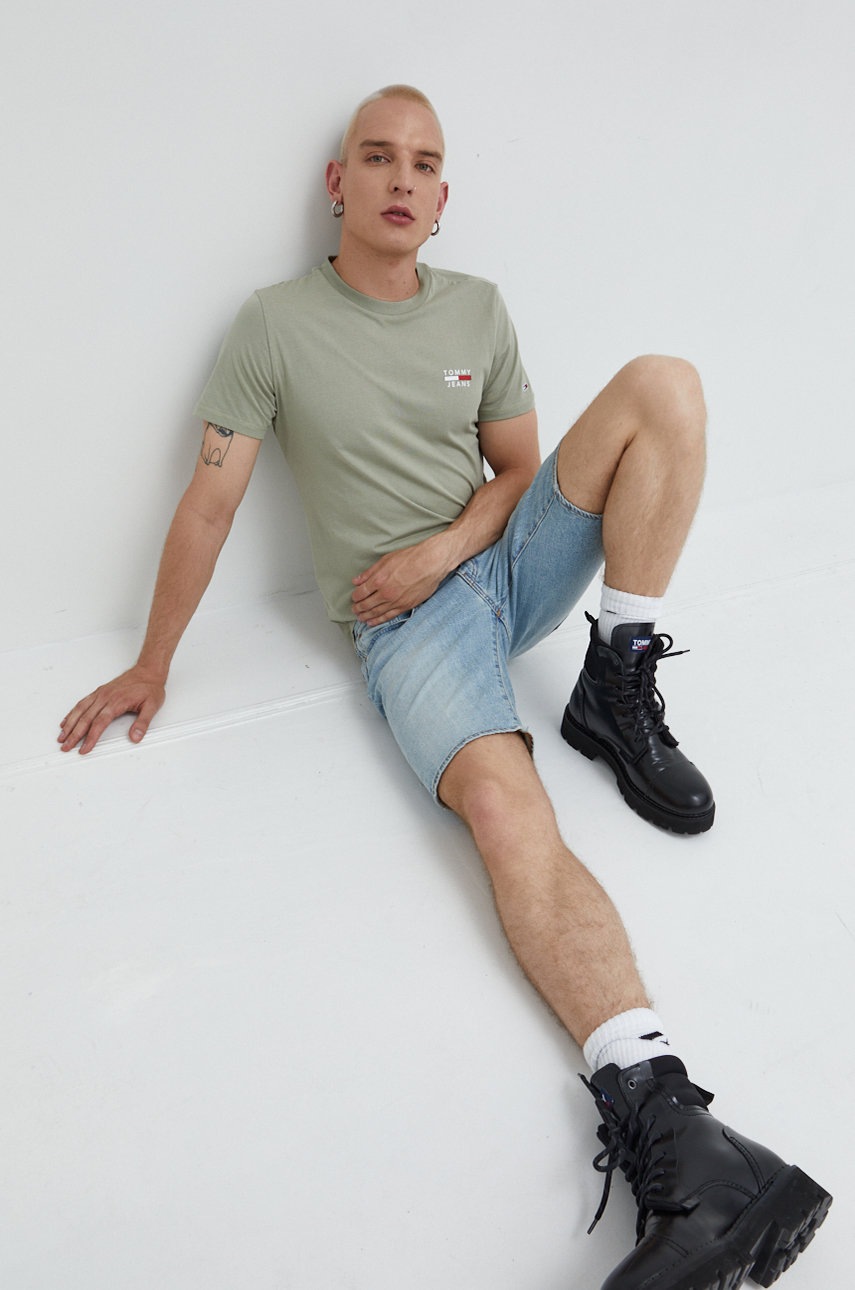 

Хлопковая футболка Tommy Jeans цвет зелёный с принтом