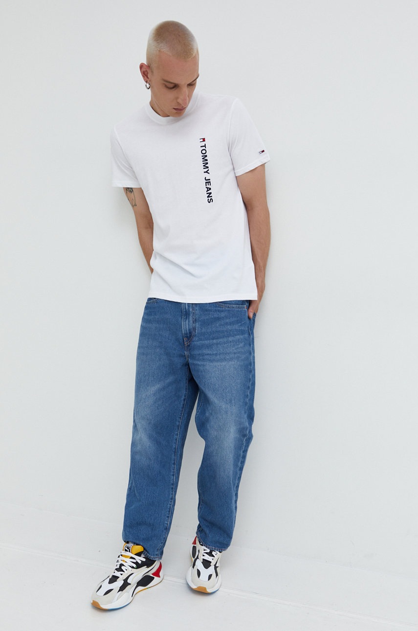

Хлопковая футболка Tommy Jeans цвет белый с принтом