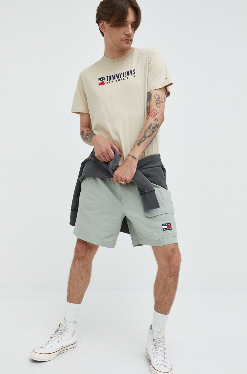 

Хлопковая футболка Tommy Jeans цвет бежевый с принтом