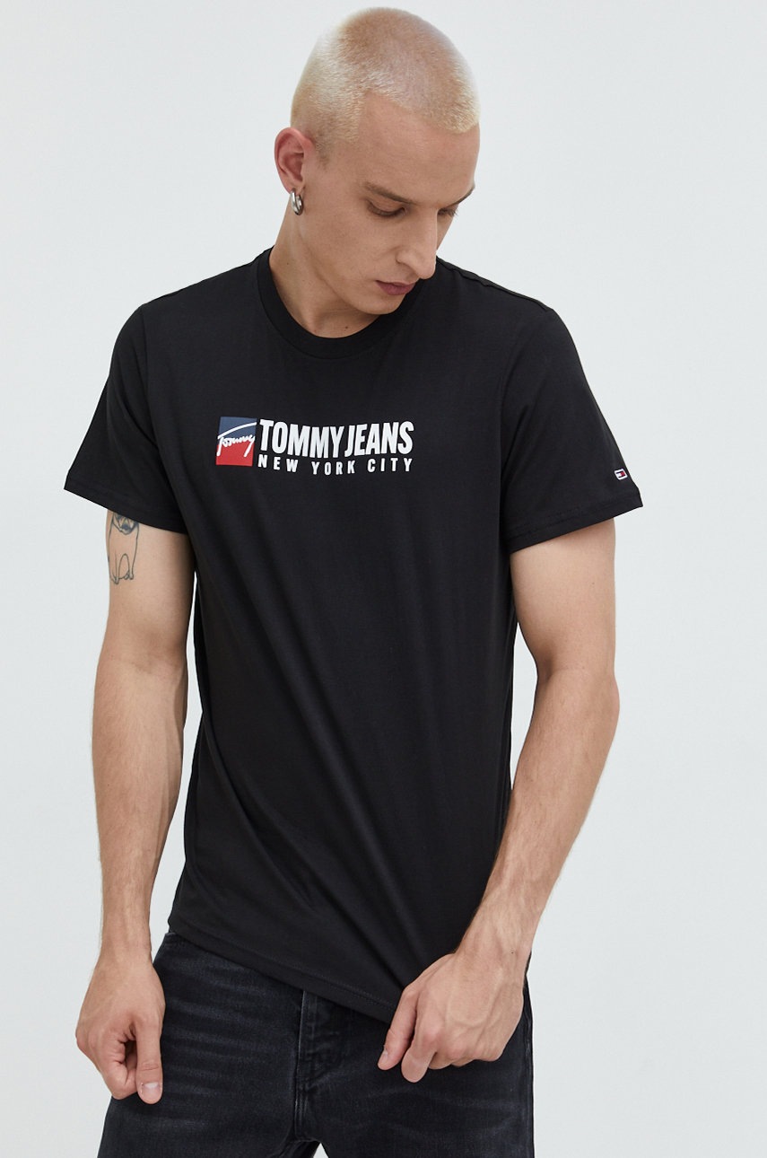 

Памучна тениска Tommy Jeans в черно с принт, Черен