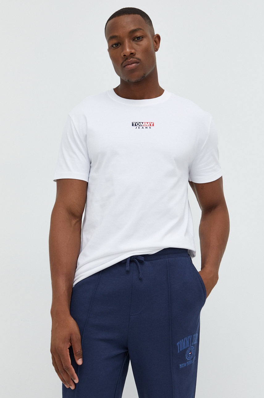 

Памучна тениска Tommy Jeans в бяло с принт, Бял