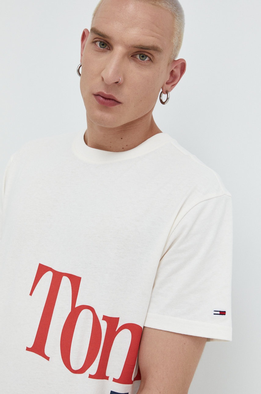 

Памучна тениска Tommy Jeans в бежово с принт, Бежов