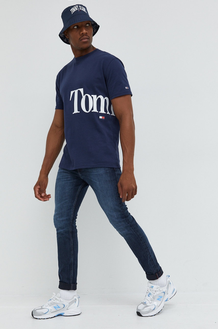 

Хлопковая футболка Tommy Jeans цвет синий с принтом