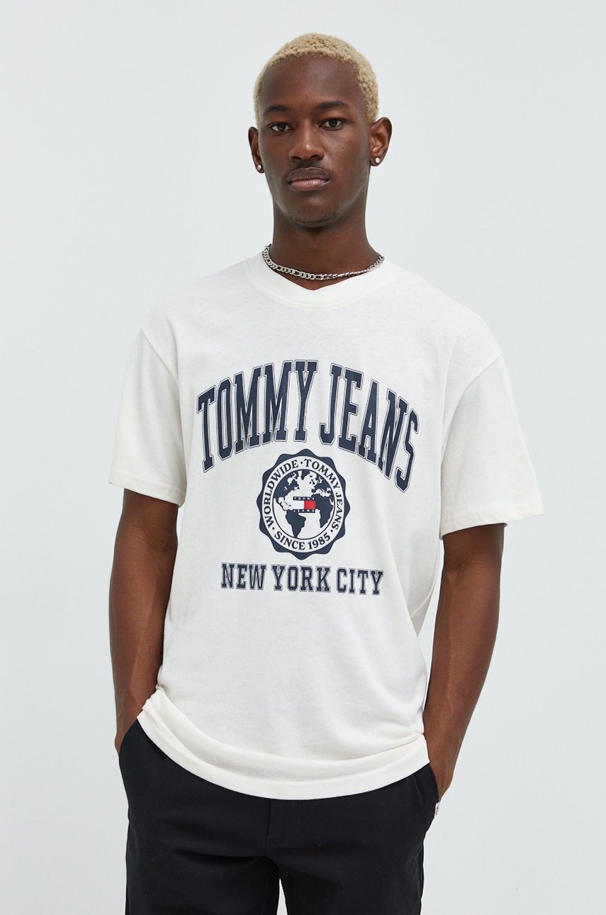 

Памучна тениска Tommy Jeans в бежово с принт, Бежов