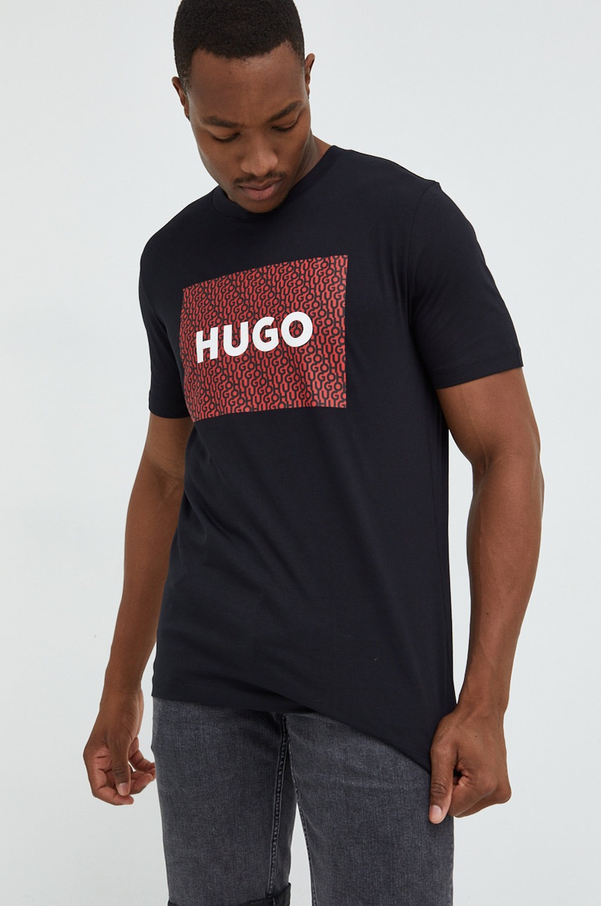 

Памучна тениска HUGO в черно с принт, Черен