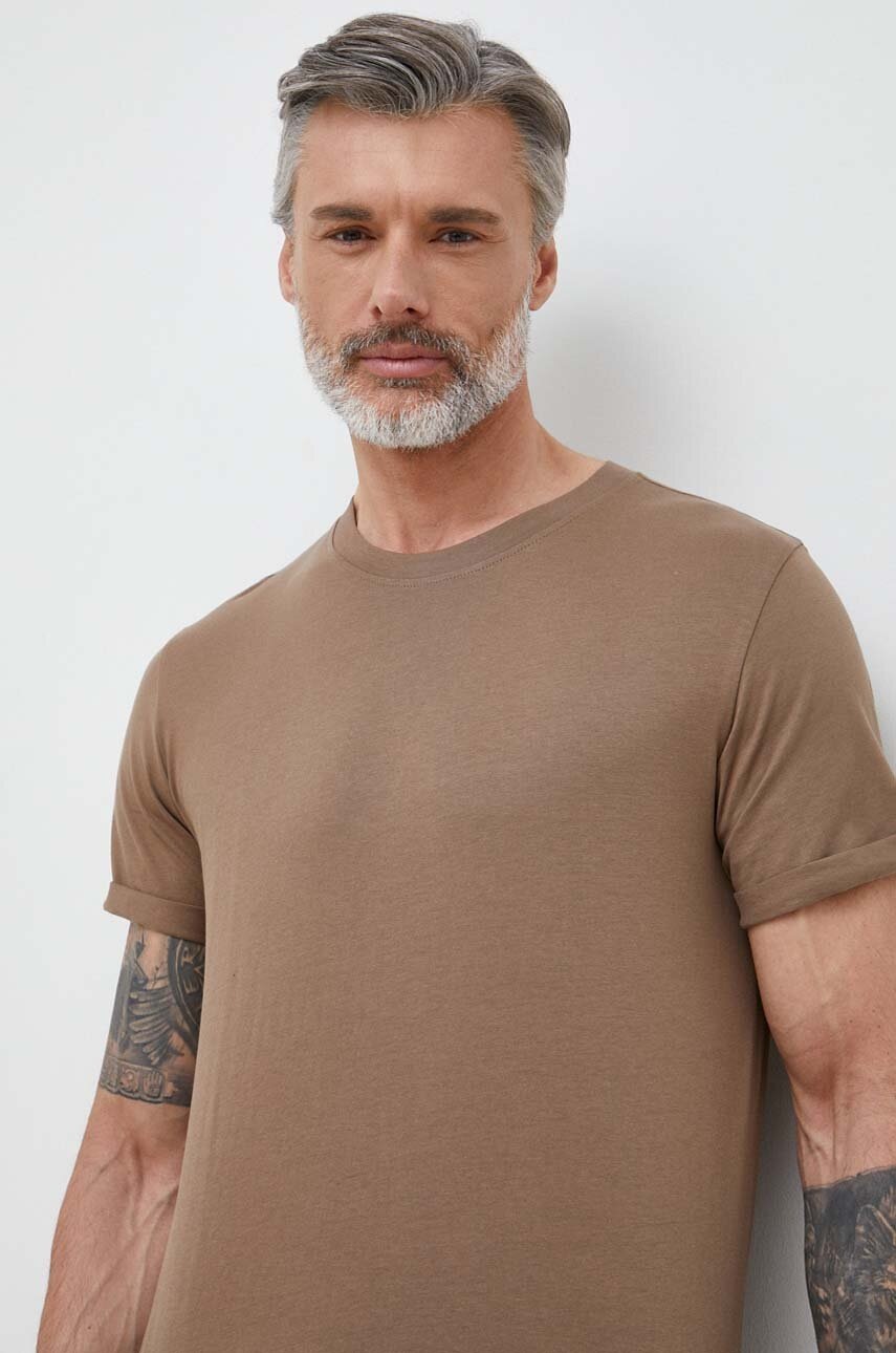 

Памучна тениска Calvin Klein Jeans в кафяво с апликация, Кафяв