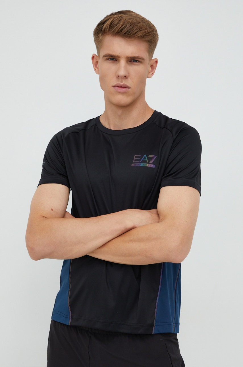 

Тениска EA7 Emporio Armani в черно с принт, Черен