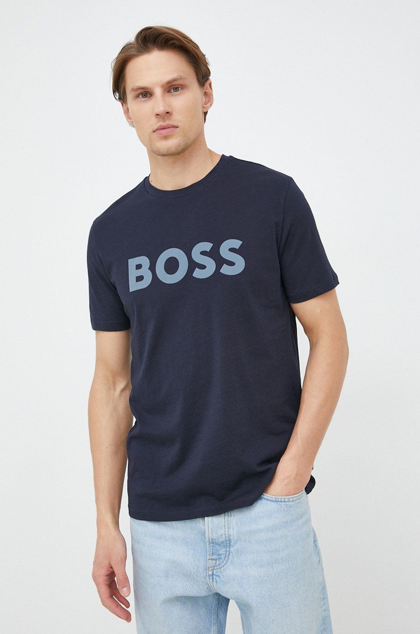 Bavlněné tričko BOSS BOSS CASUAL tmavomodrá barva, s potiskem - námořnická modř - 100 % Bavlna