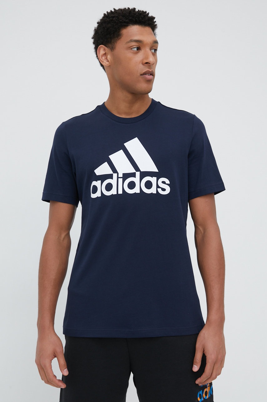 

Памучна тениска adidas GK9122 в тъмносиньо с принт, Тъмносин