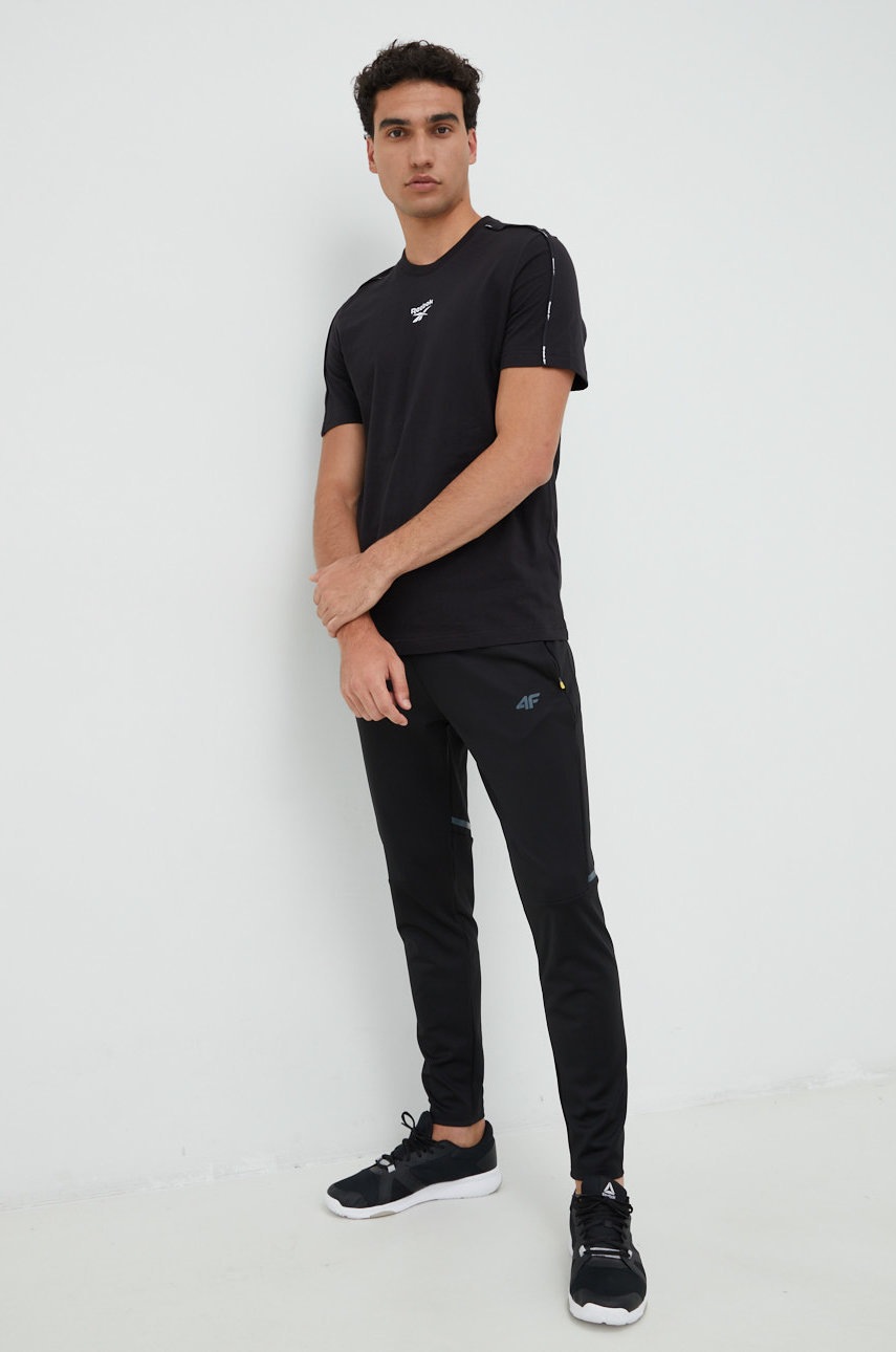 

Футболка Reebok Workout Ready чоловіча колір чорний однотонна