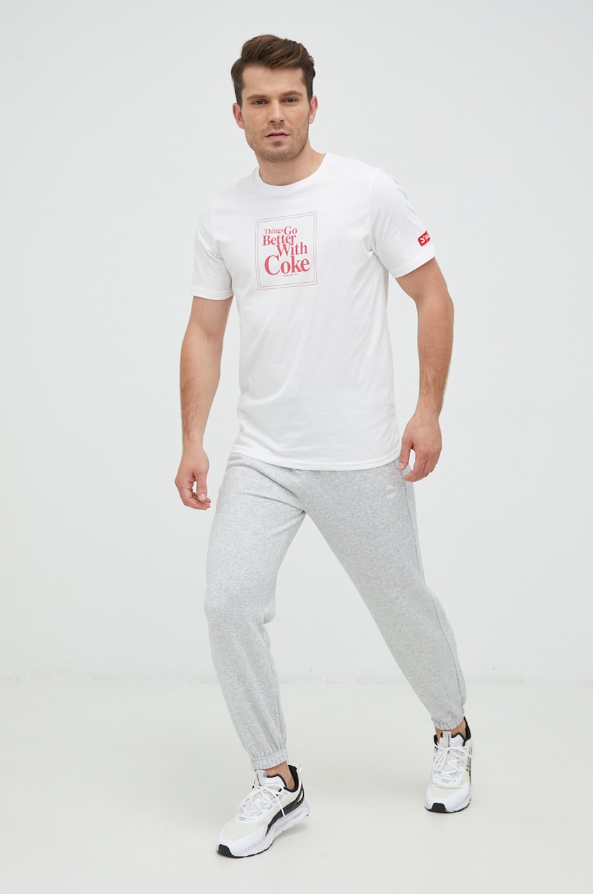 

Футболка Puma Puma X Coca Cola мужская цвет белый однотонная