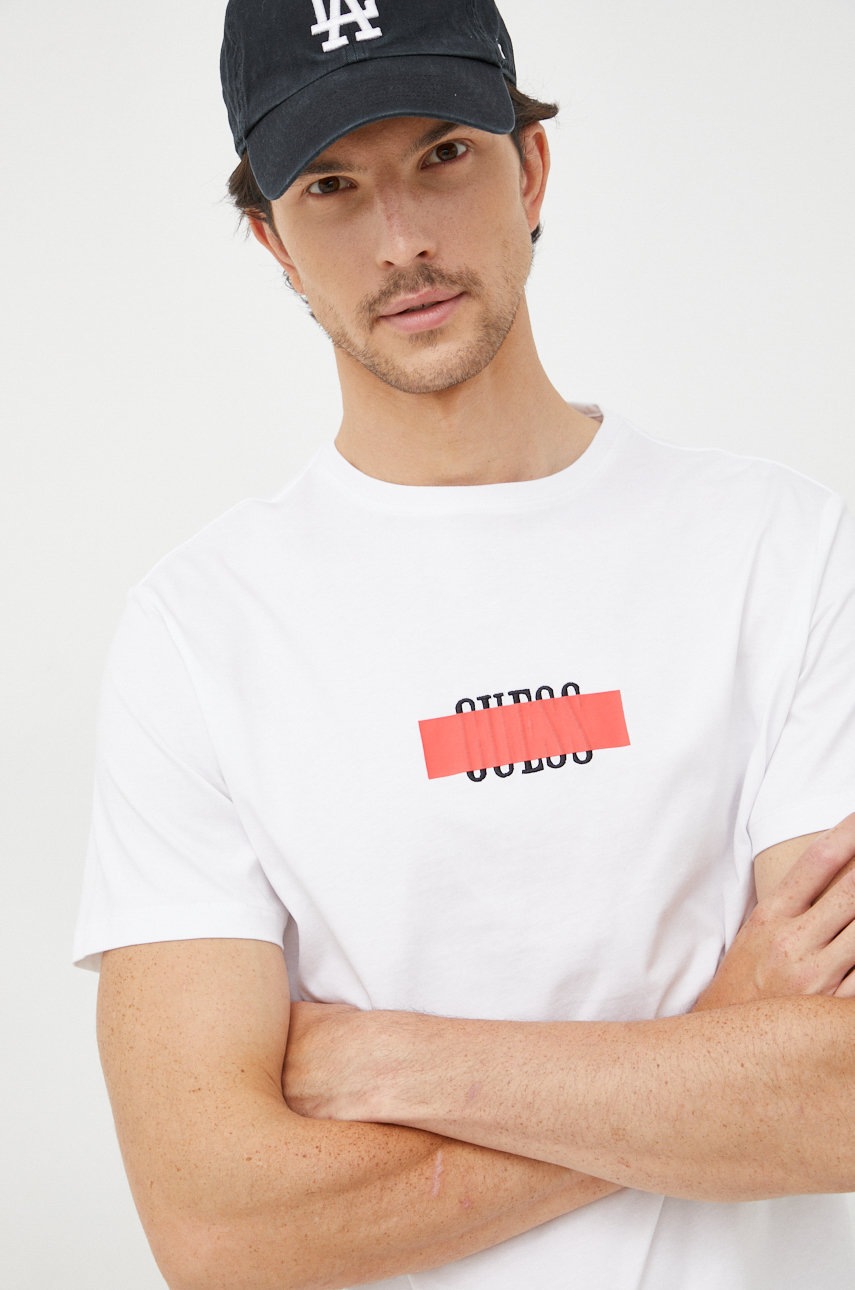 

Памучна тениска Guess в бяло с изчистен дизайн, Бял