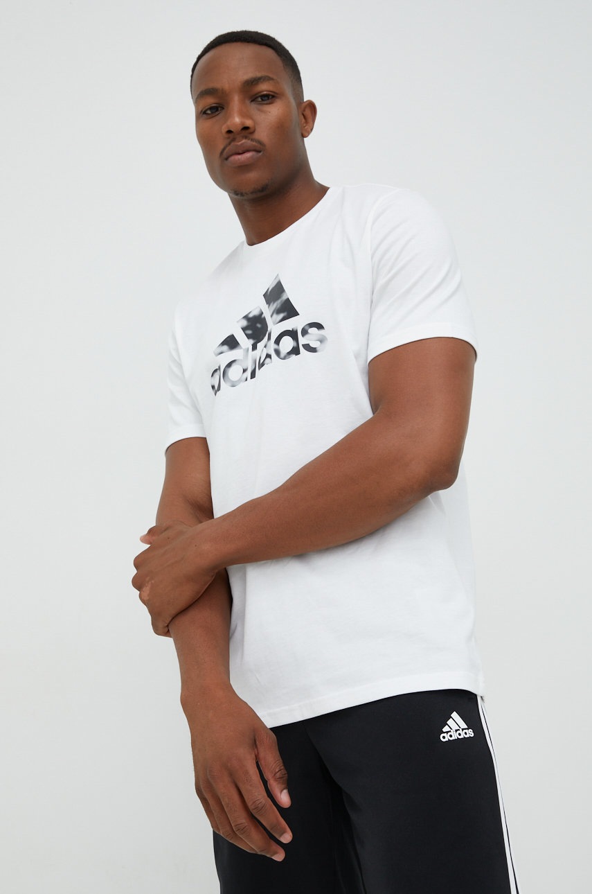 

Памучна тениска adidas в бяло с принт, Бял