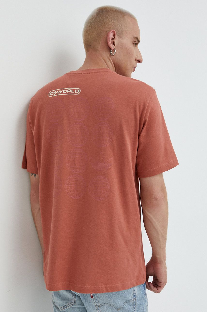 adidas Originals tricou din bumbac culoarea maro, cu imprimeu adidas imagine noua