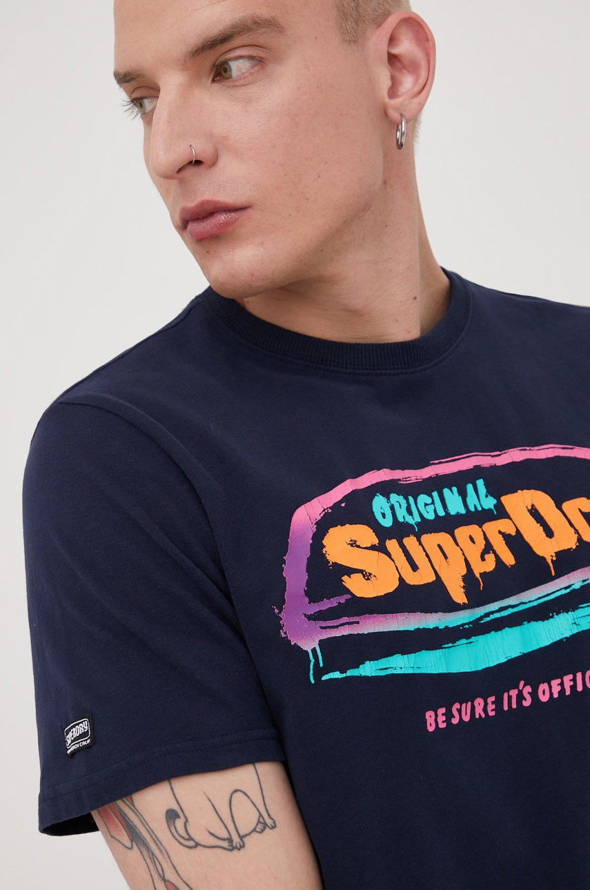 

Памучна тениска Superdry в тъмносиньо с принт, Тъмносин